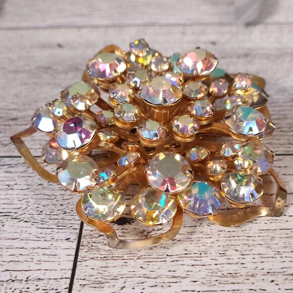 Vintage Floral Rhinestone Pin, Charming Brooch, Vintage Brooch - Picture 4 of 10